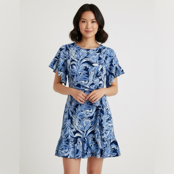 Lilly Pulitzer Dresses & Skirts - Lilly Pulitzer Blue and White Floral Short Sleeve Dress
